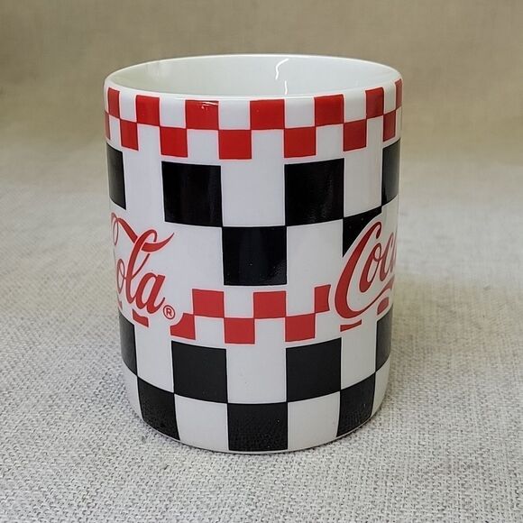 Coca-Cola Collectibles Book, Coasters, Mugs - Picture 8 of 13